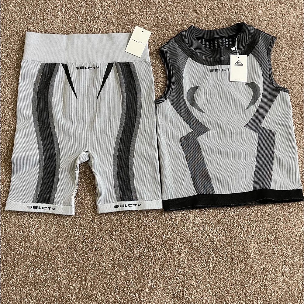 Grey and black active set